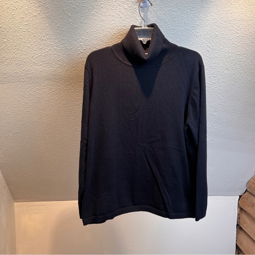 TRAVELSMITH Turtleneck Sweater. Lightweight travel ready easy care.Size 2X.Black